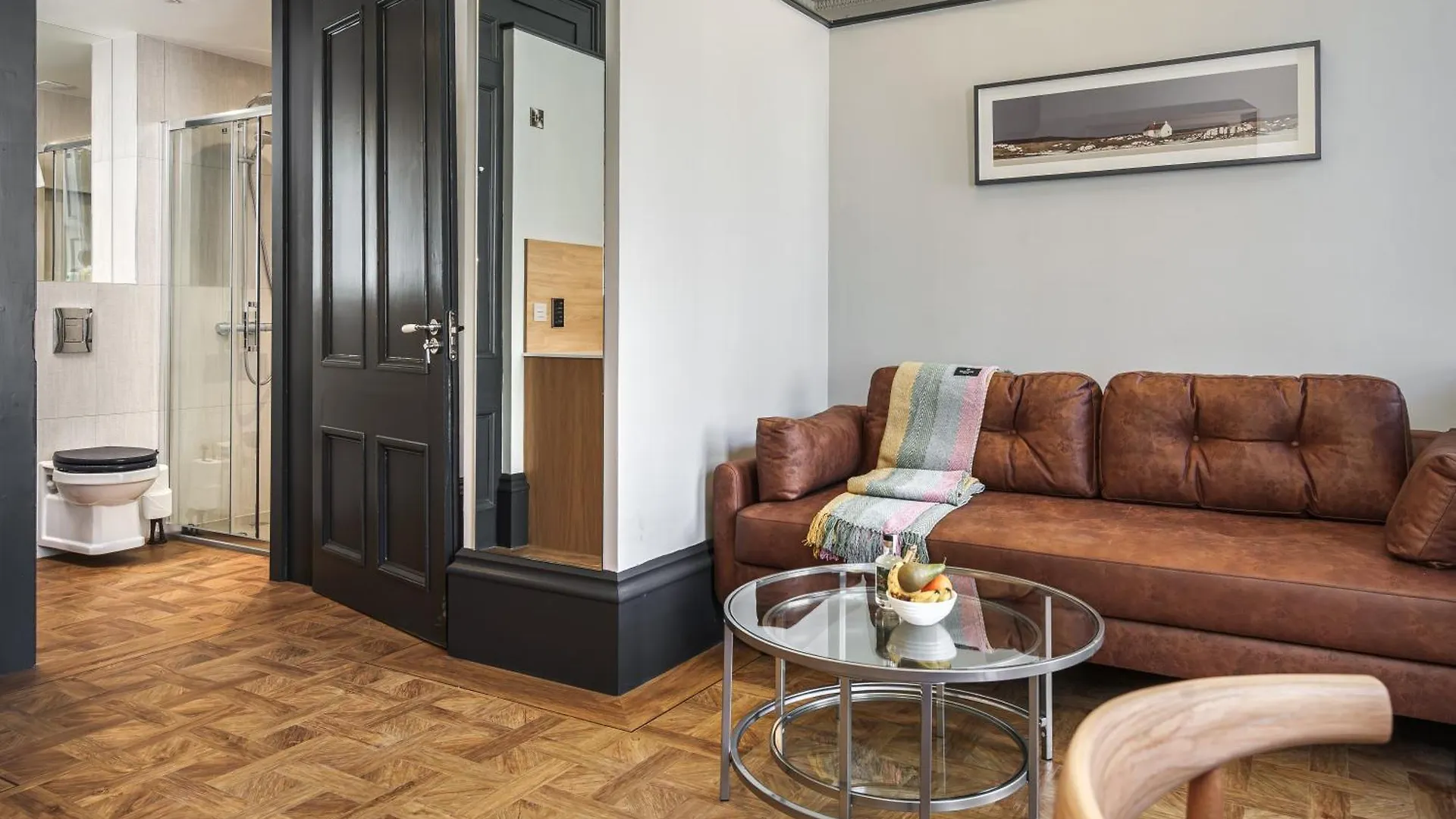 Bonnie Hotel Haymarket Edinburgh