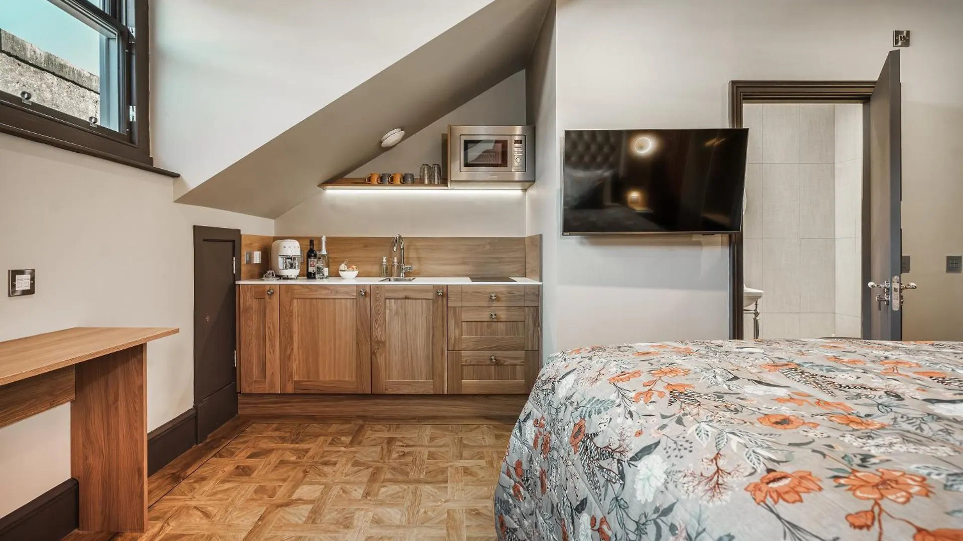 Bonnie Hotel Haymarket Edinburgh
