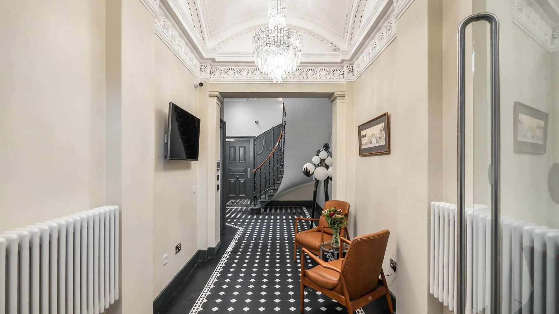 Bonnie Hotel Haymarket Edinburgh