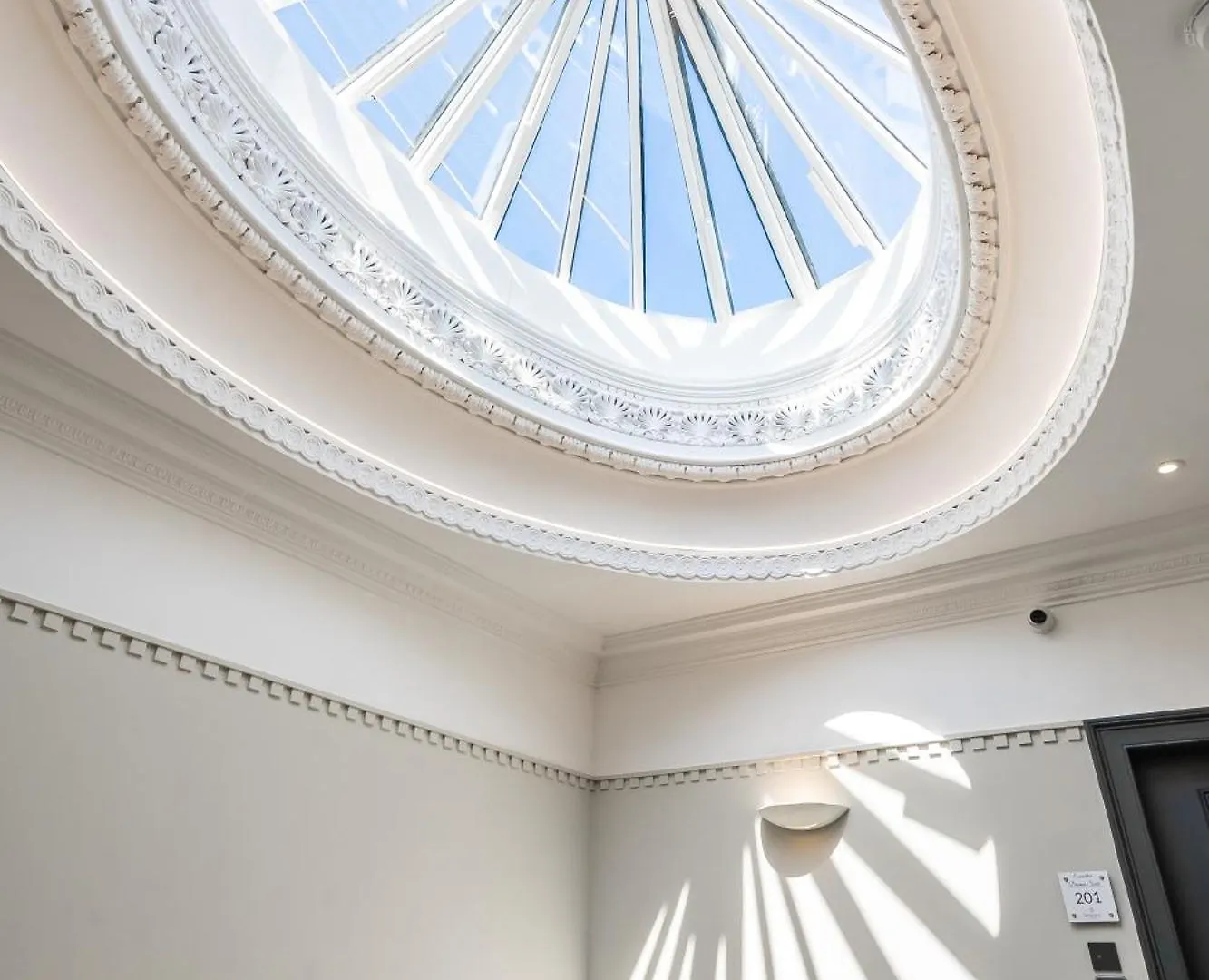 Bonnie Hotel Haymarket Edinburgh
